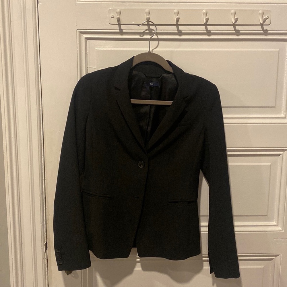 Gap Blazer. Size 0. Black. Barely used.